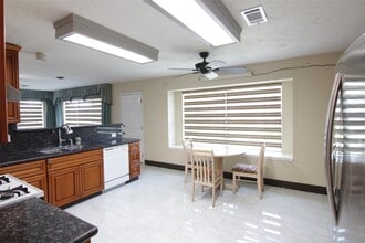 Building Photo - 12430 Brook Meadows Ln