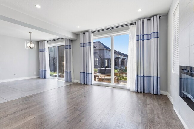 Building Photo - Gorgeous 5 Bedroom in London North for Rent! Finished Bsmt * 4 Bath * Sept 2026