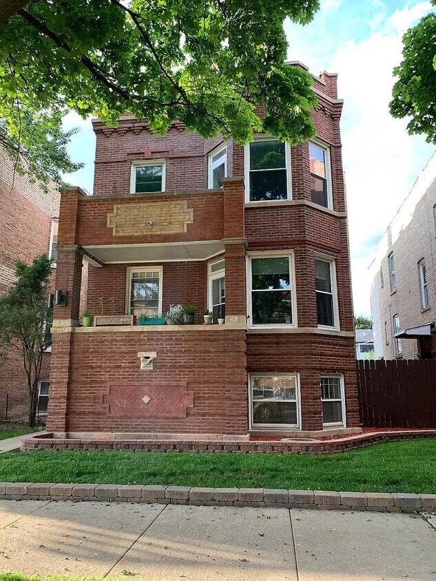 Foto principal - 3940 W Cornelia Ave