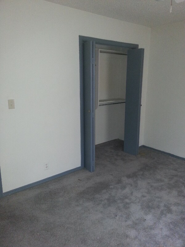 Building Photo - 623 W Forest Dr