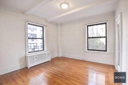 Building Photo - 315 E 102nd St