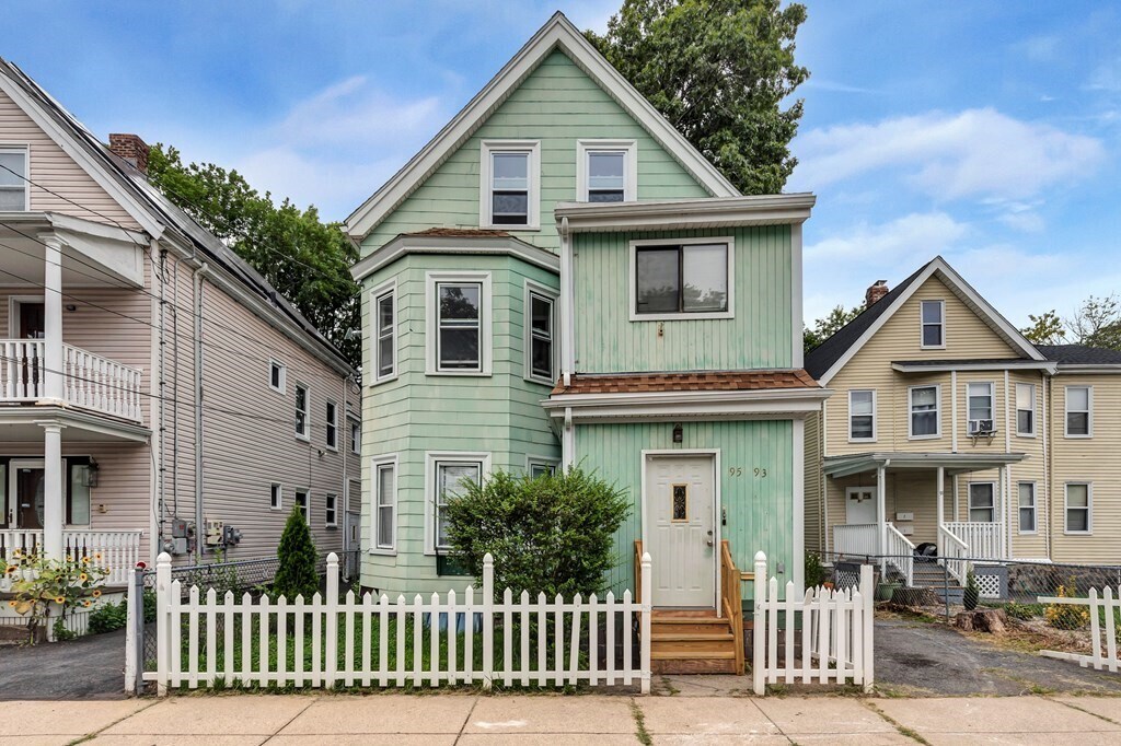 Primary Photo - 95 Callender St