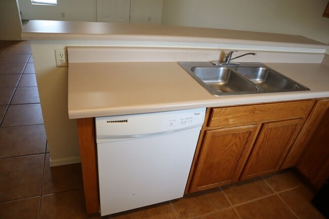 Foto del edificio - Cool Price, Hot Item!