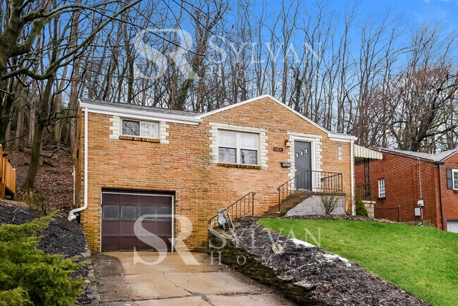 Building Photo - Prepare to be impressed by this 3 bedroom,...