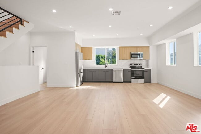Foto del edificio - 1707 Burnside Ave