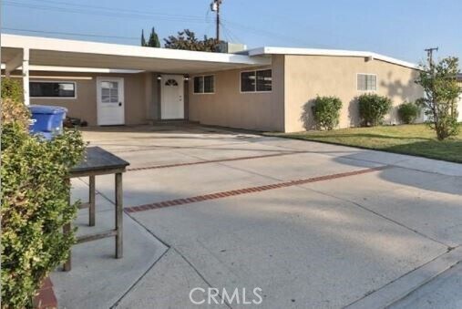 Foto del edificio - 14716 Borego Dr