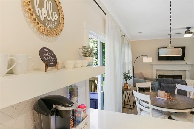 Foto del edificio - 4620 Timrose Rd NW