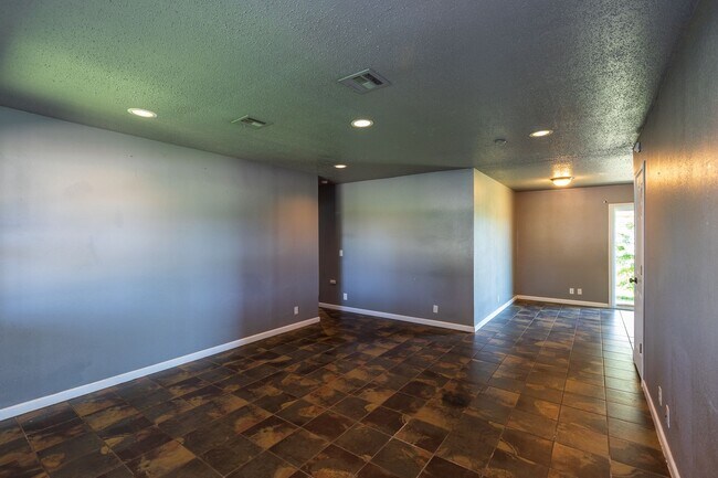 Foto del edificio - Charming 3 Bedroom in East Tulsa Home!