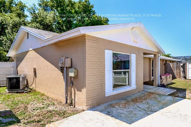 Foto del edificio - 9709 Rushwood Ct