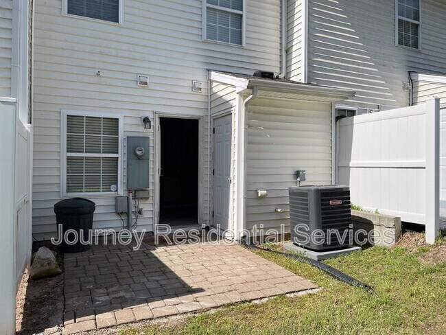 Foto del edificio - 3135 Ivy Wood Ln