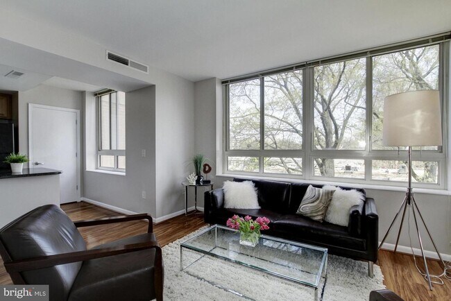 Photo - 355 I St SW Apartment