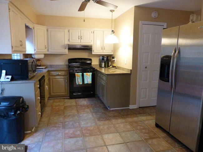 Building Photo - 8807 Aquary Ct