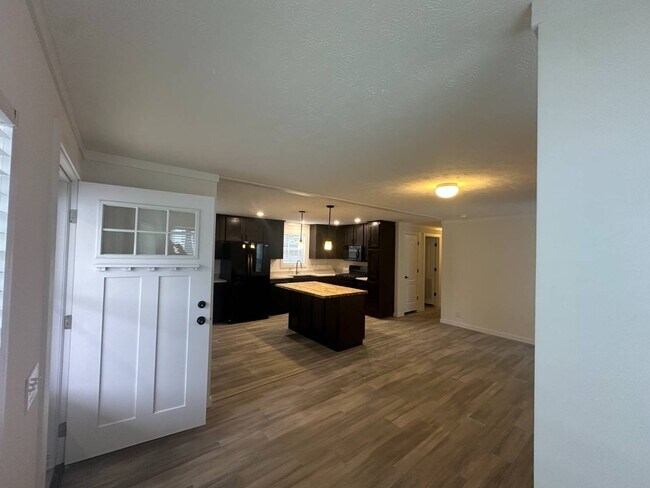 Foto del edificio - 5222 Greenwich Rd