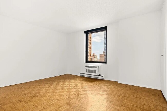 Building Photo - Luxury 1 Bedroom 1 Bathroom