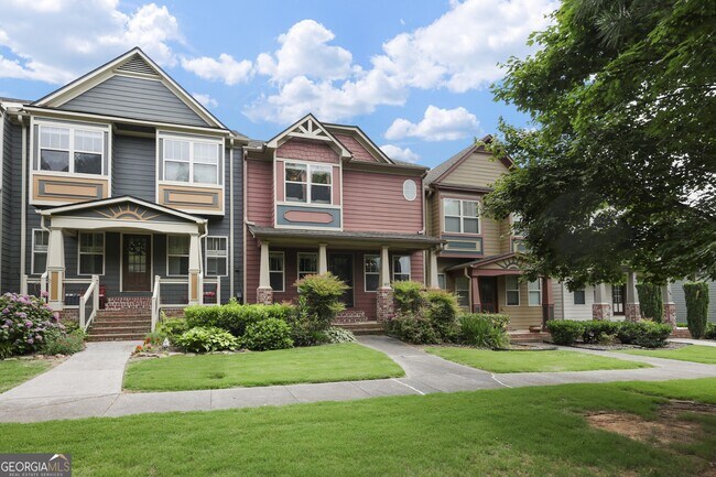 Foto del edificio - 423 Royal Cres Ln E