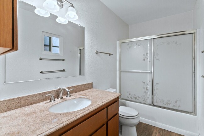 Building Photo - 26920 Golf Course Ln