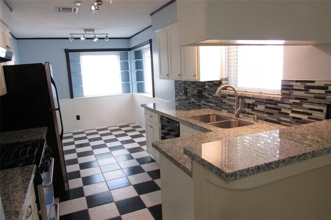 Foto del edificio - 1707 Wildgrove Dr
