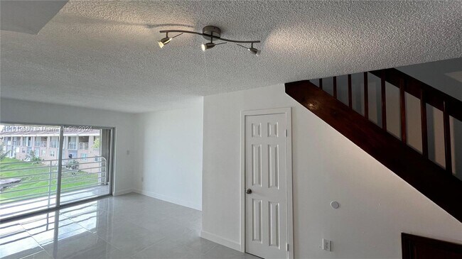 Foto del edificio - 2790 W 60th St