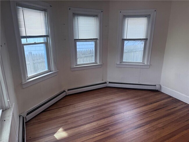 Foto del edificio - 53 Maple Ave