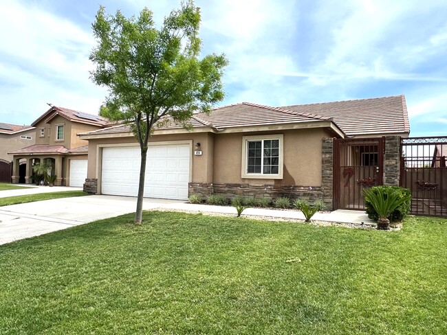 Building Photo - 404 Summershade Court