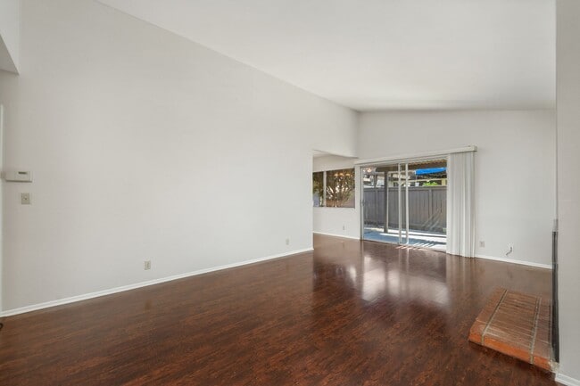 Building Photo - Remodeled Condo with Granite Counters and Attached Garage