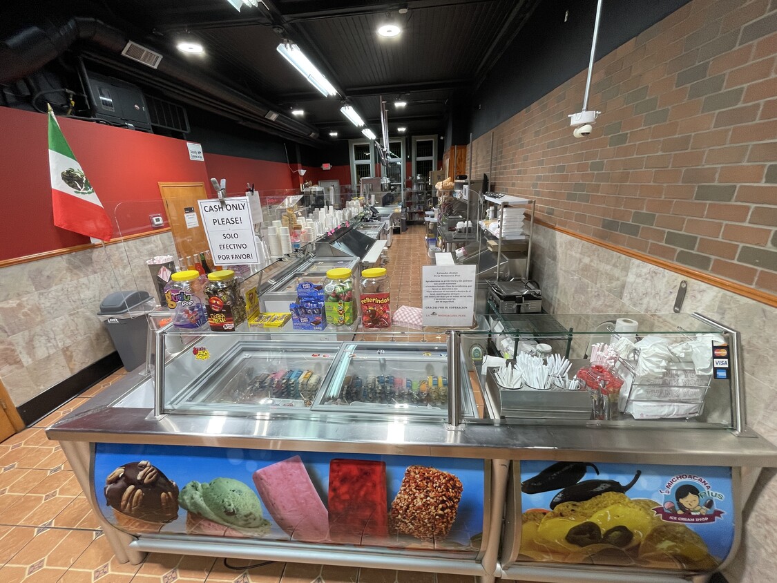 Building Photo - 1224 S Cesar E Chavez Dr