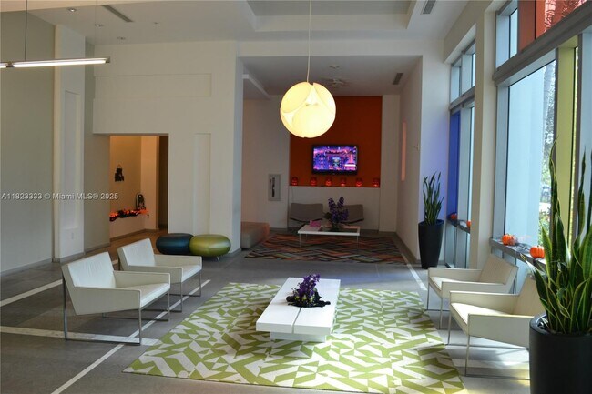Foto del edificio - 333 NE 24th St