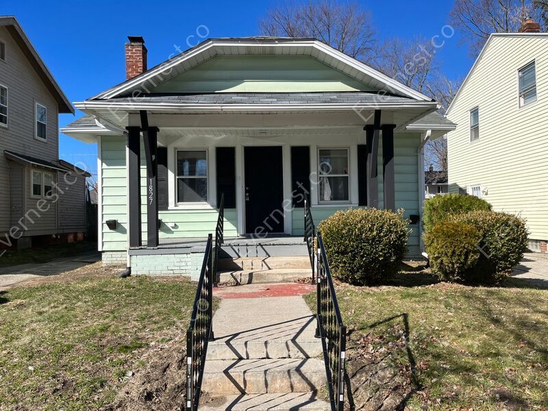 Foto principal - 1827 Evansdale Ave