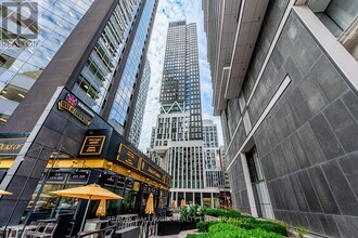 Building Photo - 238 Simcoe St