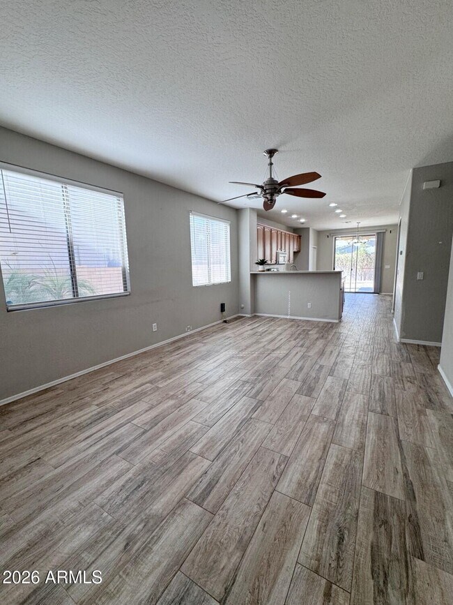 Foto del edificio - 3670 E Warbler Rd