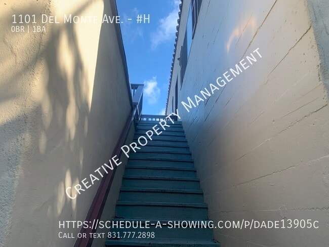 Building Photo - Studio Apartment in Monterey, CA 93940