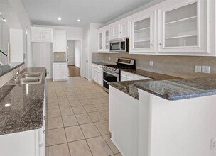 Building Photo - 622 Manchester Trail Dr