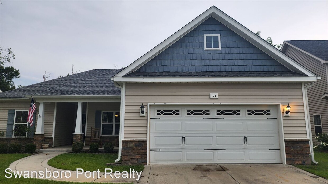 Primary Photo - 3 br, 2 bath House - 121 Katrina St.