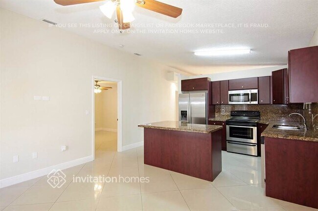 Foto del edificio - 2476 W 72nd Pl