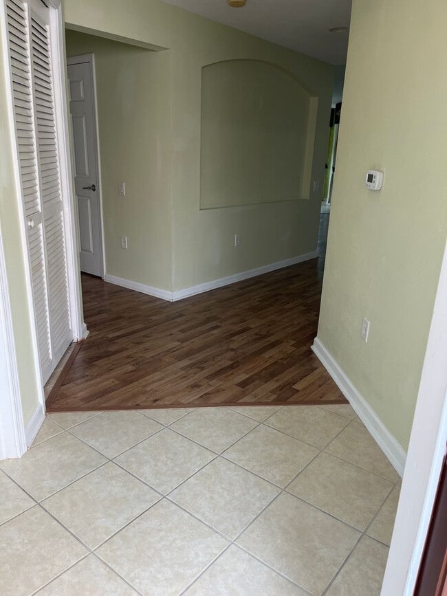 Building Photo - Welcome to the pinnacle of modern living – a dazzling 2-bedroom, 2-bathroom + Den sanctuary for r...