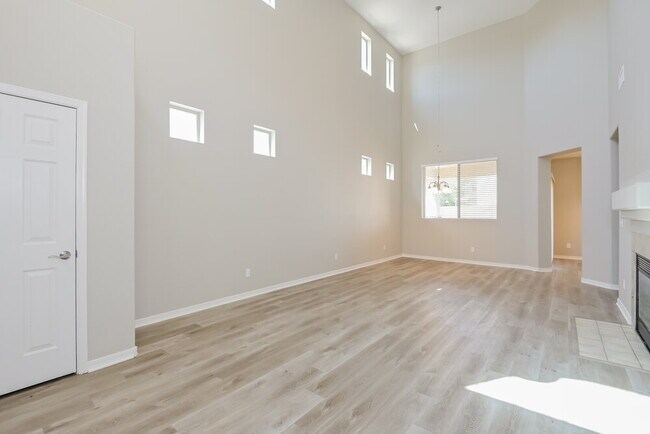 Building Photo - 134 W Camino Rancho Palomas