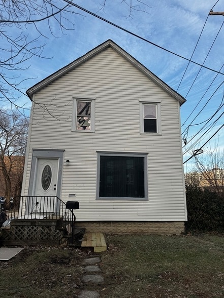 Building Photo - 1488 E Thacker St