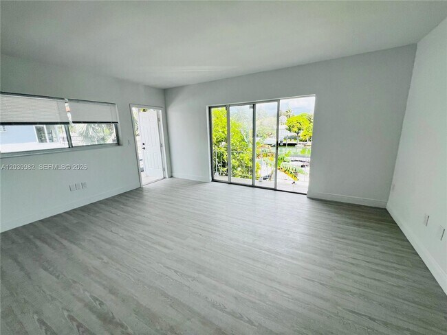 Foto del edificio - 2033 Calais Dr