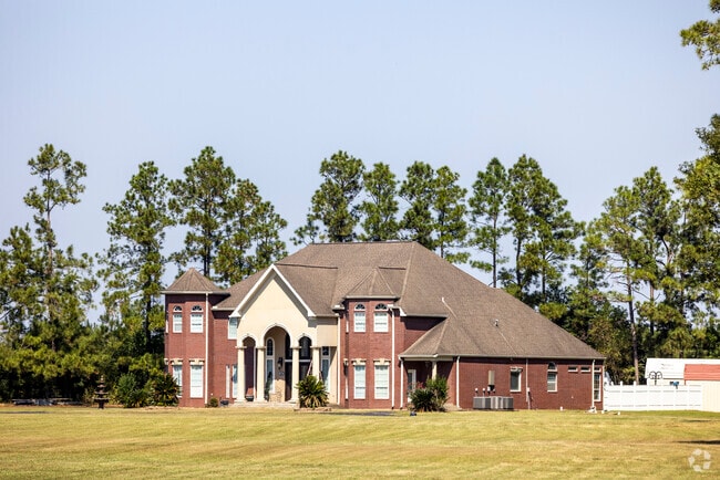 Stately homes on large lots are common in Starks.