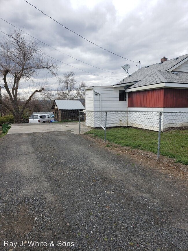 Building Photo - 2 br, 1 bath House - 1526 19TH AVE