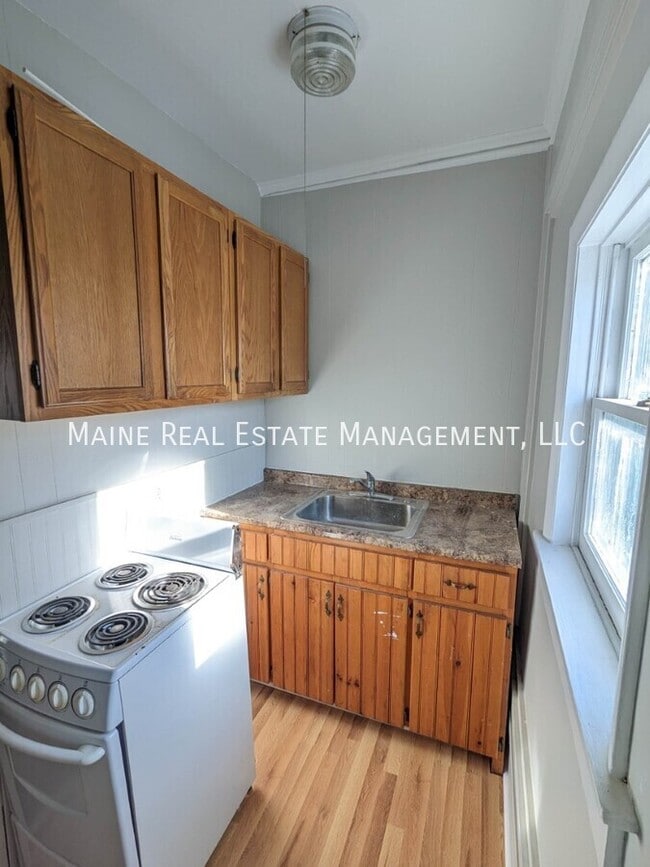 Building Photo - 99-101 Center St-Apt #1