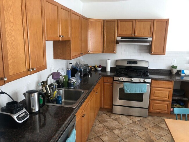 Foto del edificio - Beautiful 4 bed in Watertown