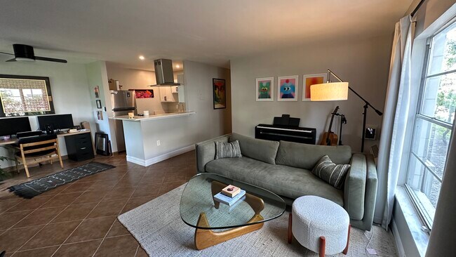 Foto del edificio - 132 W America St