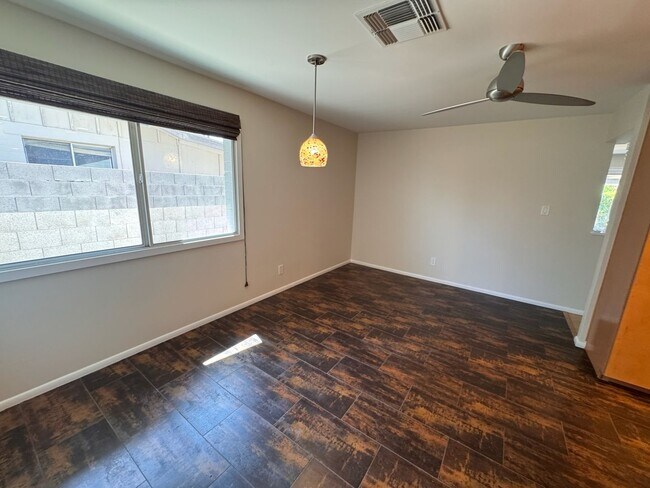 Building Photo - Beautiful Remodeled Tempe Home!