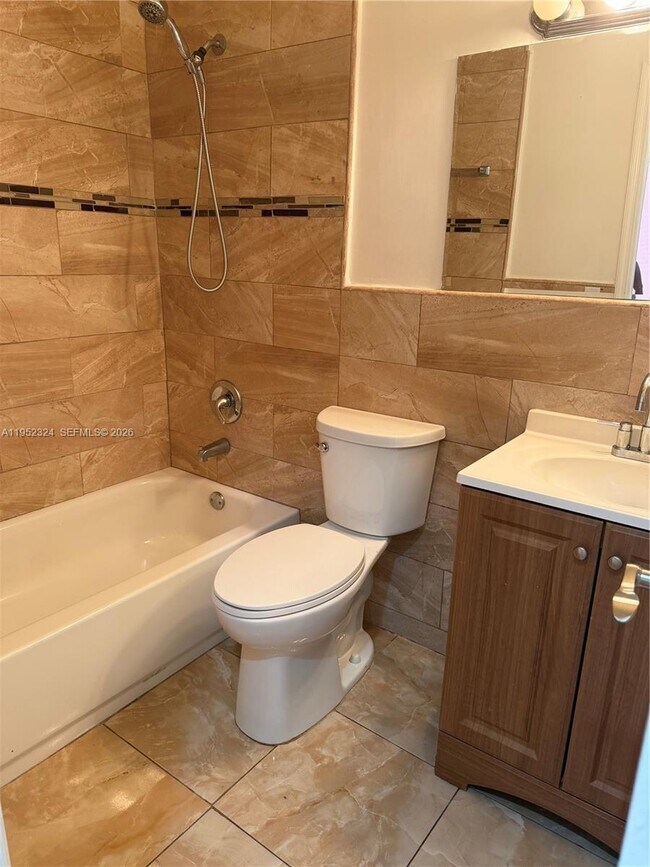 Foto del edificio - 19751 NW 52nd Ct