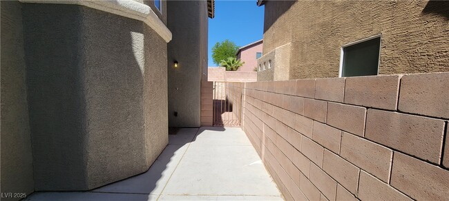 Foto del edificio - 5917 N Victory Point St