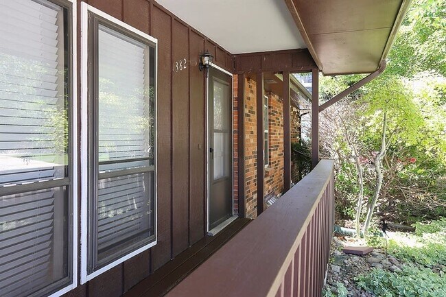 Building Photo - 382 Cypress St