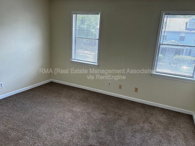 Building Photo - 128 Westwind Ct