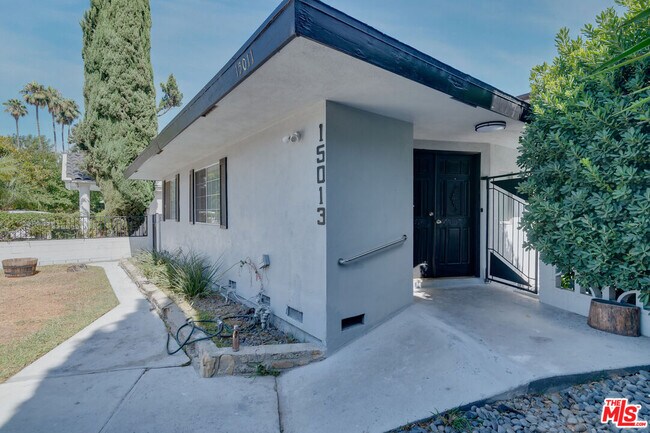 Building Photo - 15013 Hartsook St