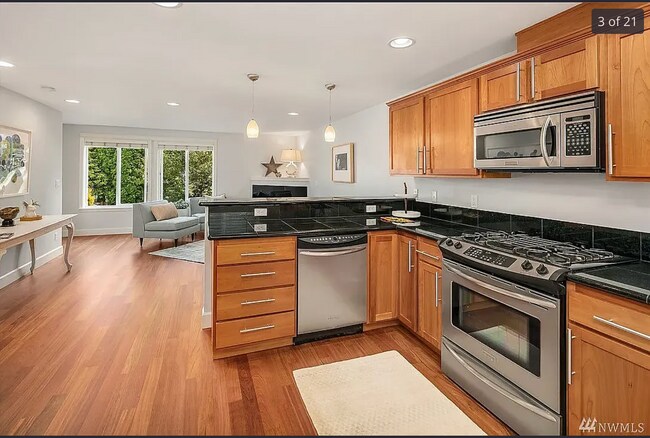 Foto del edificio - Modern 3Bed/3Bath Townhouse in Seattle - $3,500!!